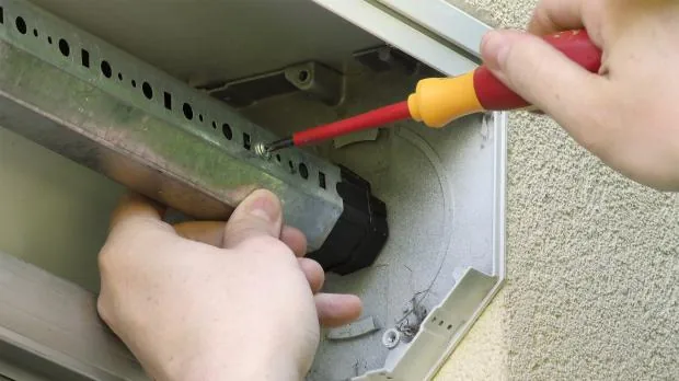 Réparation de volet roulant à Berchem-Sainte-Agathe Installation d'un volet roulant électrique et solaire à Bruxelles